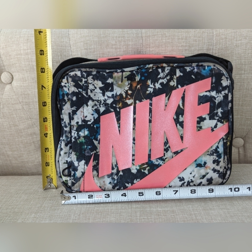 NIKE Lunch Box Insulated With Hard Shell - Picture 3 of 15